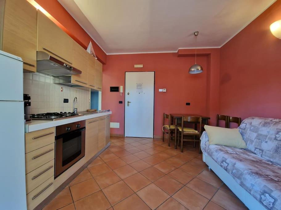 50 Metri Dal Mare - Free Parking E A/C Apartment Pietra Ligure Exterior photo