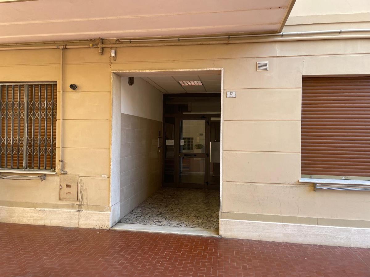 50 Metri Dal Mare - Free Parking E A/C Apartment Pietra Ligure Exterior photo